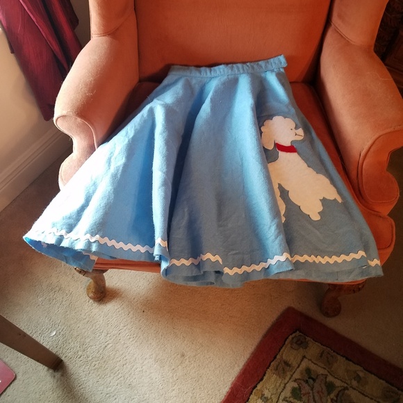 Skirt STRAIGHT OUT OF a Grease Movie - Picture 2 of 5